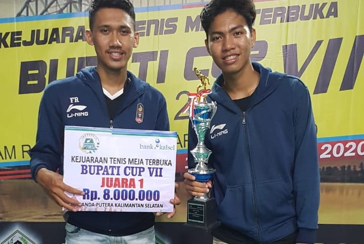 BUKTIKAN KUALITAS: Duo petenis meja PTM Mahkota Bunda Kota Banjarmasin, Fadhil dan Joya mampu menjadi juara di kategori ganda putra khusus Kalsel di Kejurnas Tenis Meja Bupati Batola Cup Open VII 2020, di Marabahan, belum lama tadi. Dalam Kejurnas tersebu