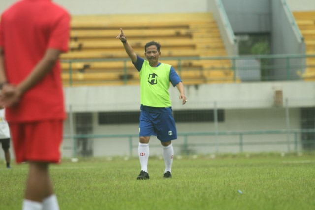 MEMBANTAH: Pelatih Barito Putera, Djajang Nurjaman menepis kabar yang menyebutkan timnya sedang mendekati eks penggawa PSM Makassar, Zulham Zamrun.
