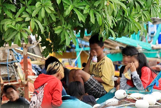 NGELEM: Fenomena kenakalan remaja yang merusak masa depan mereka.