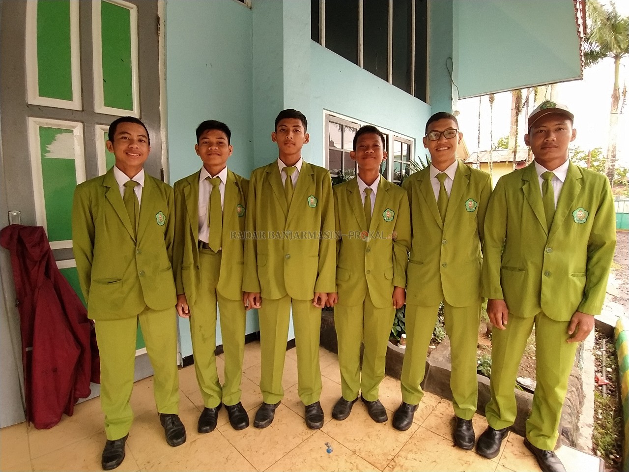 MAGANG: Sebanyak 7 orang siswa untuk magang Di Kelompok Tani Guntung Payung, Banjarbaru.  Sudah separuh lebih siswa dimagangkan di berbagai kelompok tani dan perusahaan.