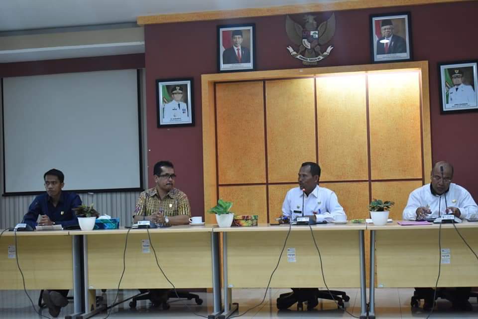 KUNKER: Bupati Tala Sukamta menerima kunjungan dari DPRD Kabupaten Banjar untuk mempelajari tentang pemenuhan tenaga medis.
