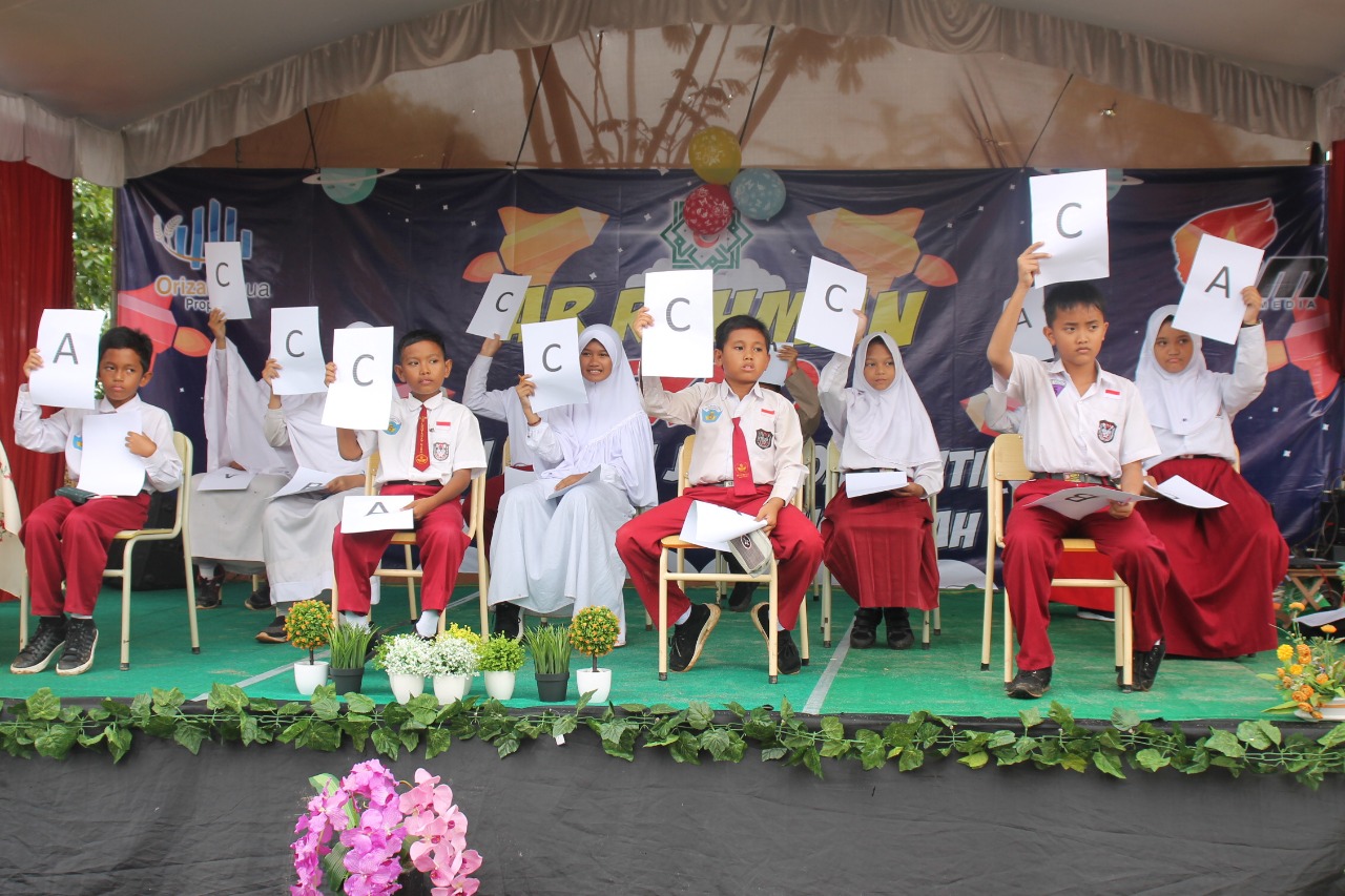 RANGKING 1: Lomba Rangking 1 yang diikuti peserta dari sejumlah SD di Kota Banjarbaru, turut memeriahkan gelaran Ar Rahman Expo yang digelar SMPIT Ar Rahman. | Foto: SMPIT Ar Rahman for Radar Banjarmasin