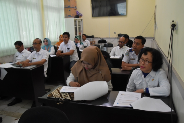 UPDATE APLIKASI: Bagian Pengadaan Barang dan Jasa Setdako Banjarmasin menggelar sosialisasi aplikasi SPSE versi 4.3 di aula kantornya, kemarin. | FOTO: LPSE FOR RADAR BANJARMASIN