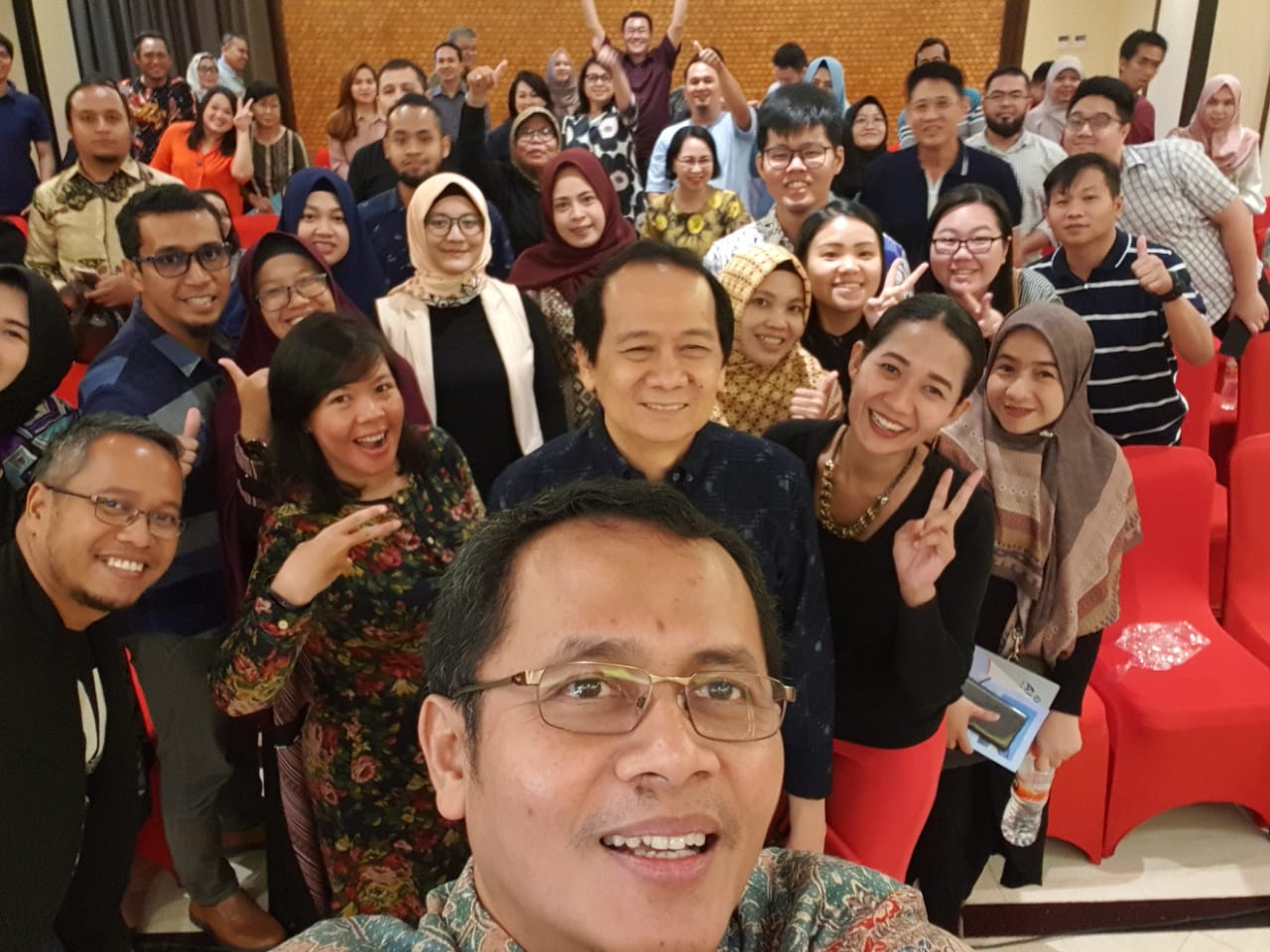 FOTO BERSAMA: Dr dr Ashon Sa