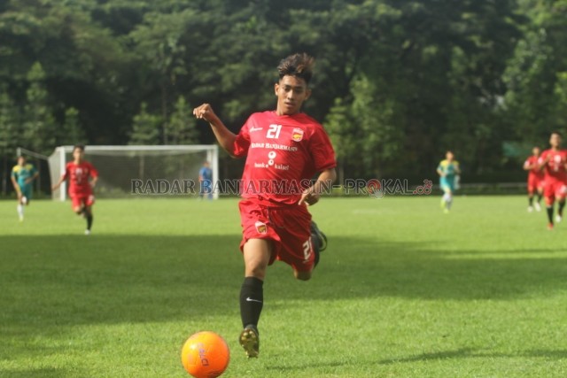MAKSIMALKAN: Penyerang Peseban, Fauzan bertekad untuk memberikan kemenangan agar timnya bisa melaju ke babak perempat final Piala Soeratin U-17 2019/2020 nasional.
