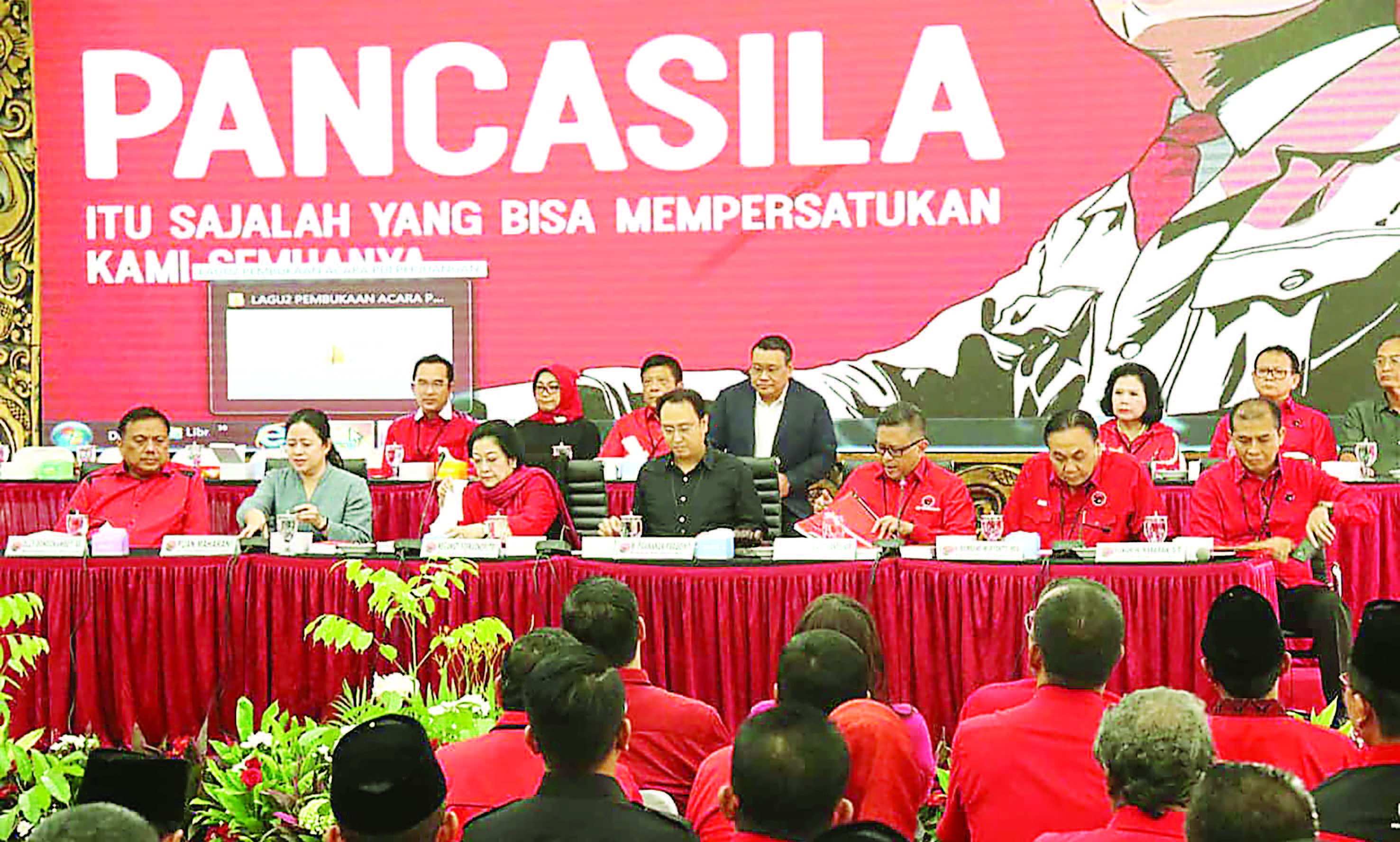 UMUMKAN CALON: Suasana pengumuman calon kepala daerah di Kantor PDI Perjuangan, Jalan Diponegoro, Jakarta Pusat kemarin (19/2). Tiga pasang calon kepala daerah di Kalsel telah ditentukan. | FOTO: PDIP FOR RADAR BANJARMASIN