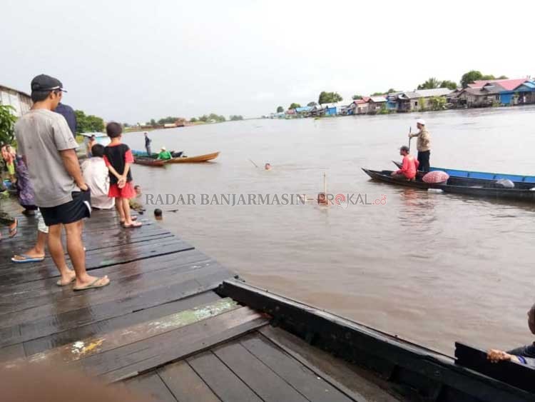 GEGER: Tim gabungan saat melakukan pencarian bocah tenggelam di Sungai Nagara.