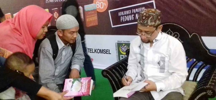 Habiburrahman El Shirazy. | Foto: SuaraNTB.com