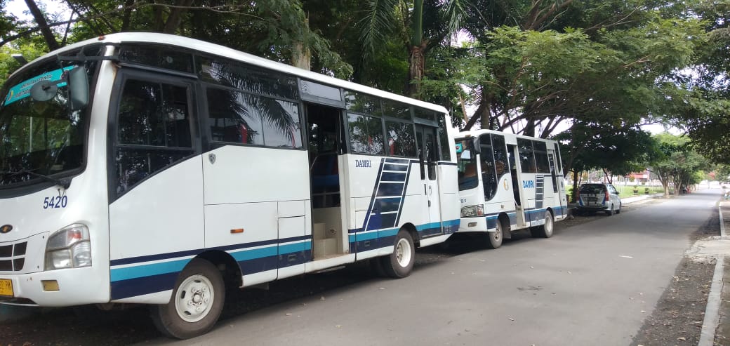 TARIF DASAR: Hanya dengan Rp10 ribu, dua bus Damri siap mengantar kalian bisa pergi ke Gambu-Marabahan dan sebaliknya. | Foto: Bajau Malela Warga Marabahan for Radar Banjarmasin