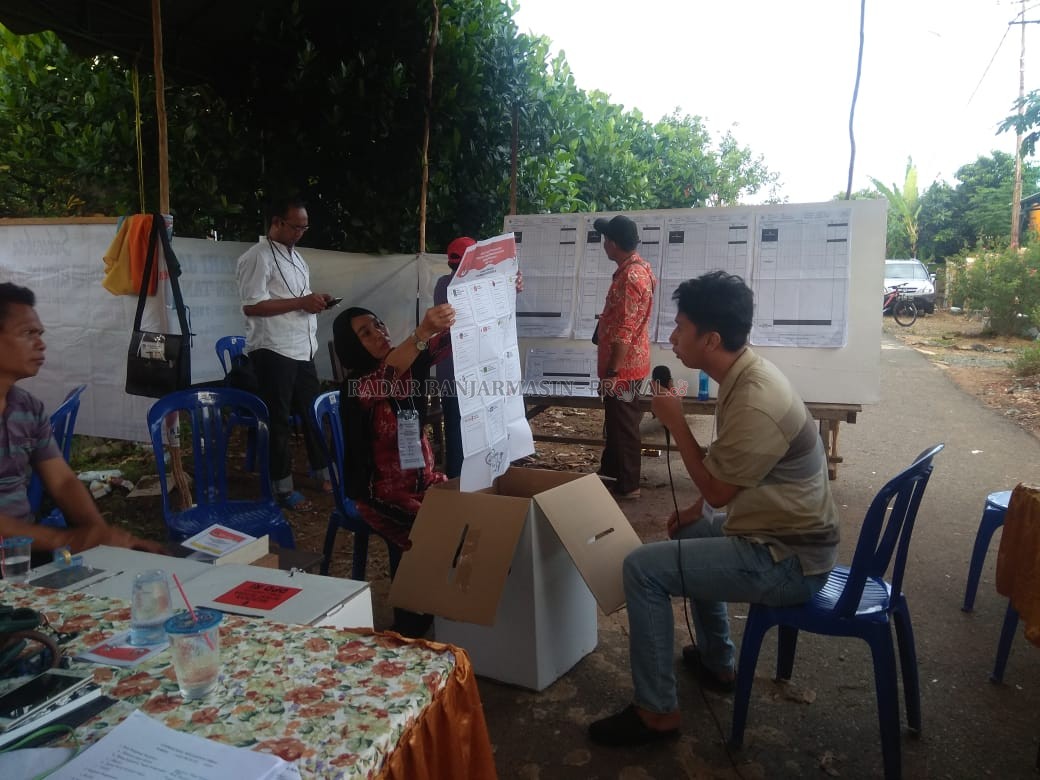 BISA BERUBAH: Aktivitas para petugas pemilu di tahun 2019 lalu. | DOK/RADAR BANJARMASIN