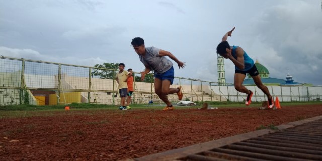 TAMBAH ILMU: Pengprov PASI Kalsel akan mengadakan pelatihan pelatih atletik pada pertengahan April depan di Banjarbaru.