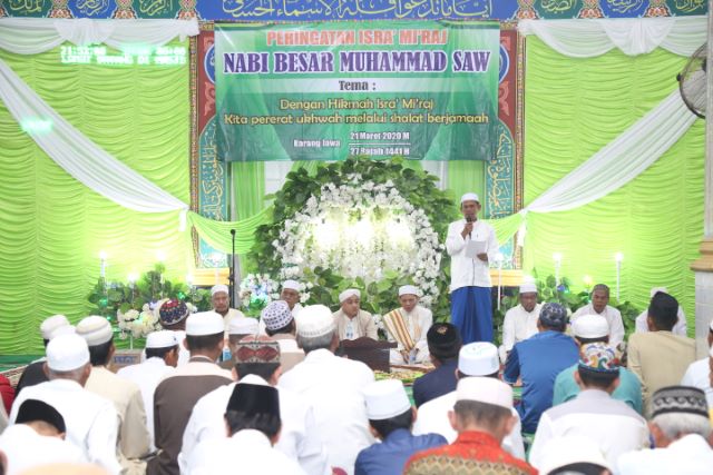 SAMBUTAN: Bupati Tala Sukamta menyampaikan sambutan saat menghadiri peringatan Isra Mikraj Nabi Muhammad SAW di Masjid Jami Mutawakkilin Karang Jawa.