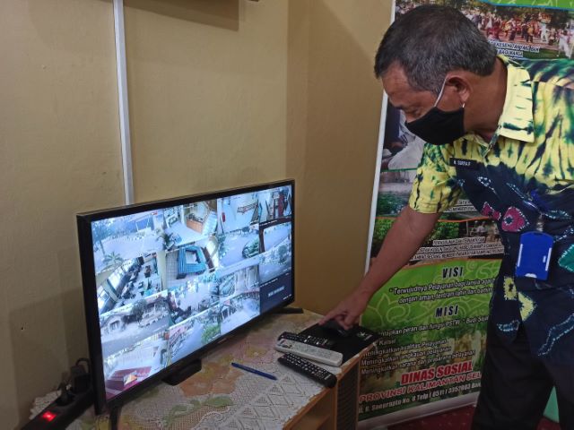 Mewabahnya virus corona membuat jajaran Panti Sosial Tresna Werdha (PSTW) Budi Sejahtera milik Dinas Sosial Kalimantan Selatan memperketat pengamanan.