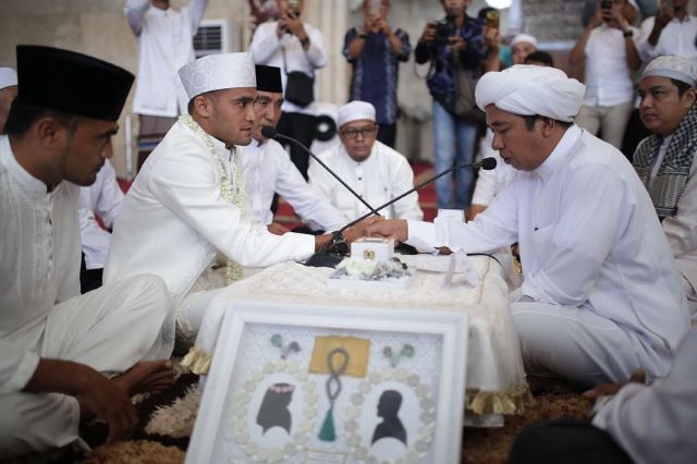 SEMPAT KAGET: Kapten Barito Putera, Rizky Rizaldi Pora ikut berduka atas kepergian sosok Guru Zuhdi yang sudah dianggap seperti orang tuanya sendiri.