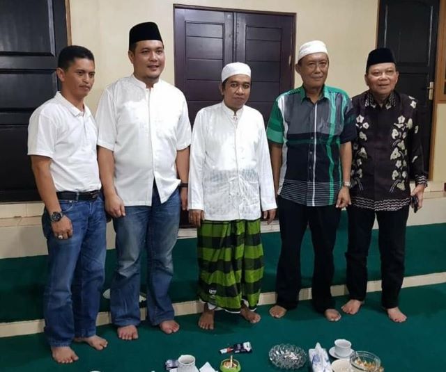 DEKAT: Rudy Ariffin dan Guru Zuhdi dalam sebuah kesempatan. | M OSCAR FRABY/RADAR BANJARMASIN