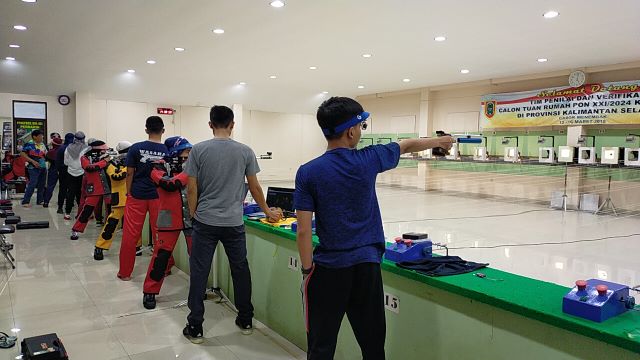 TEMU KANGEN: Walaupun diinstruksikan latihan di rumah selama masa pandemi corona, para atlet sesekali latihan bersama untuk mengurangi rasa jenuh dan bosan.