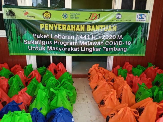 KEPEDULIAN: Total bantuan sembako yang dibagikan Arutmin Senakin sebanyak 1.130 paket. | FOTO: ARUTMIN FOR RADAR BANJARMASIN