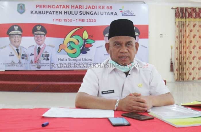 KETERANGAN PERSS: Bupati HSU H Abdul Wahid HK memberikan keterangan perss terkait membolehkannya kembali kegiatan ibadah di masjid.
