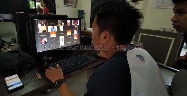 SERBA ONLINE: Lomba pidato kebangsaan melalui aplikasi meeting Zoom yang digelar Taruna Merah Putih. | FOTO: ENDANG SYARIFUDDIN/RADAR BANJARMASIN