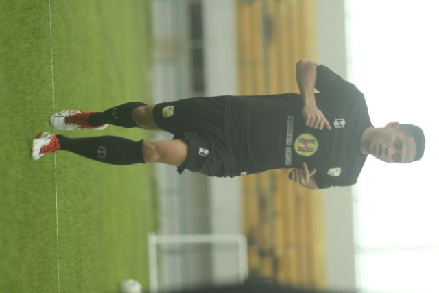 UBAH POSISI: Fullback Barito Putera, Reva Adi Utama memulai karir sepak bolanya sebagai penyerang sebelum paten menjadi seorang bek sayap.