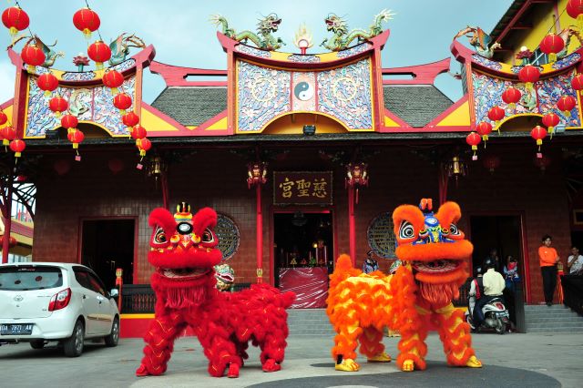 JAGA KESEHATAN: Ketua Umum FOBI Pusat, Dahlan Iskan meminta agar para atlet barongsai tetap rajin latihan dan menjaga kesehatan.