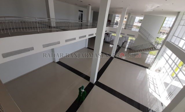 KEKURANGAN SDM: Seusai seluruh karyawannya menjalani rapid test massal, sebanyak 65 karyawan di RSUD Sultan Suriansyah dinyatakan reaktif dan sebelas di antaranya positif Covid-19. Saat ini rumah sakit milik Pemko Banjarmasin itu diketahui kekurangan SDM.