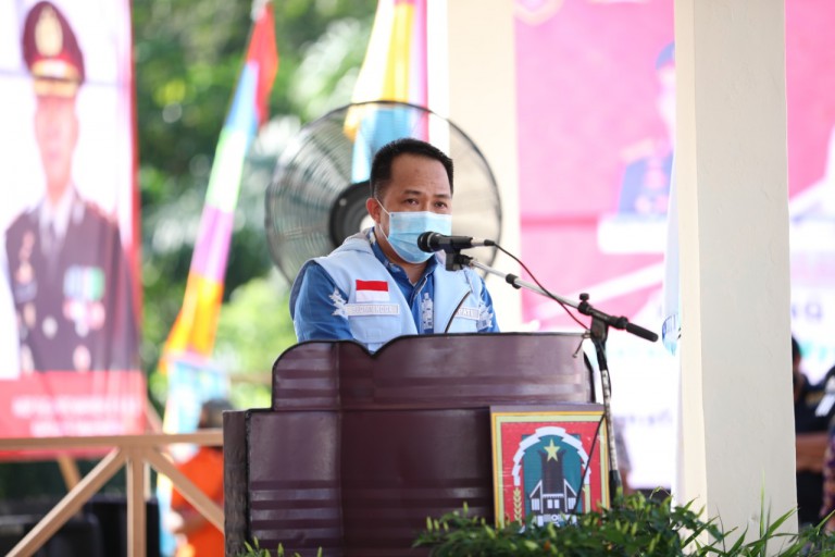 SAMBUTAN: Bupati Tanbu H Sudian Noor menyampaikan sambutan saat menerima kunjungan Kapolda dan Danrem di Tanah Bumbu. (Foto Diskominfo Tanbu For Radar Banjarmasin).