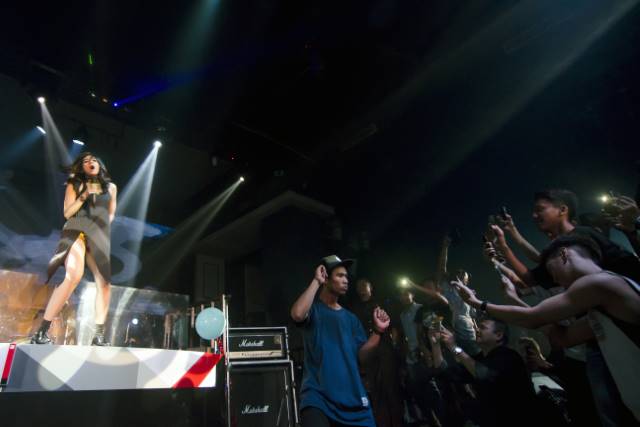 YUK GOYANG: Penampilan female DJ di salah satu diskotek di Banjarmasin, sebelum pandemi melanda. | FOTO: DOKUMEN RADAR BANJARMASIN