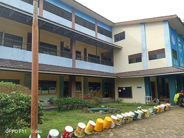 MULAI SEKOLAH: Kompleks asrama Darul Hijrah di Cindai Alus Martapura sudah mulai dibuka untuk santri.