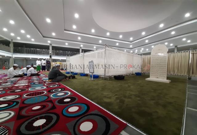 MAKAM GURU: Kubah makam Guru Zuhdi di kawasan Masjid Jami Sungai Jingah akan ditutup dari peziarah selama delapan hari. | FOTO: WAHYU RAMADHAN/RADAR BANJARMASIN
