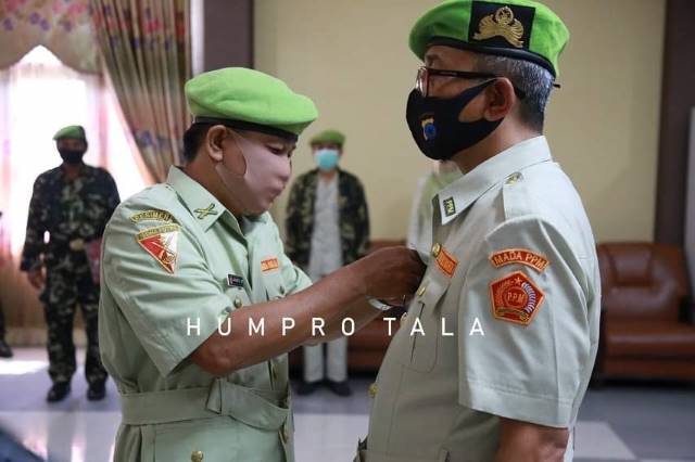 PELANTIKAN: Ketua PD PPM Kalsel Arianto melantik kepengurusan PPM Kabupaten Tala periode 2020-2025.