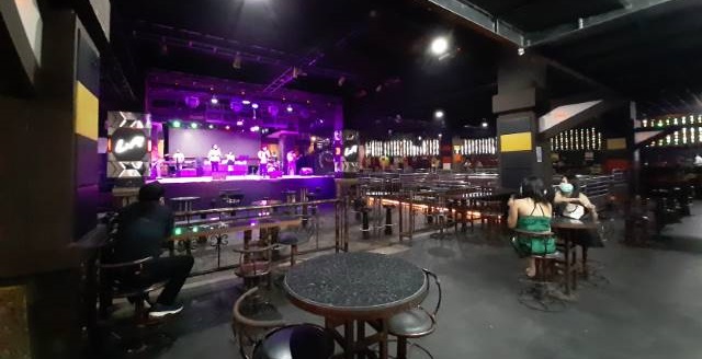 Senin (10/8) menjelang tengah malam, puluhan anggota Satpol PP menggeruduk Nashville Pub n Cafe di Hotel Banjarmasin Internasional (HBI), Jalan Ahmad Yani kilometer 4,5.