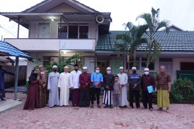 PONPES: Bupati Tanbu H Sudian Noor melakukan kunjungan ke beberapa pondok pesantren di Kecamatan Satui.