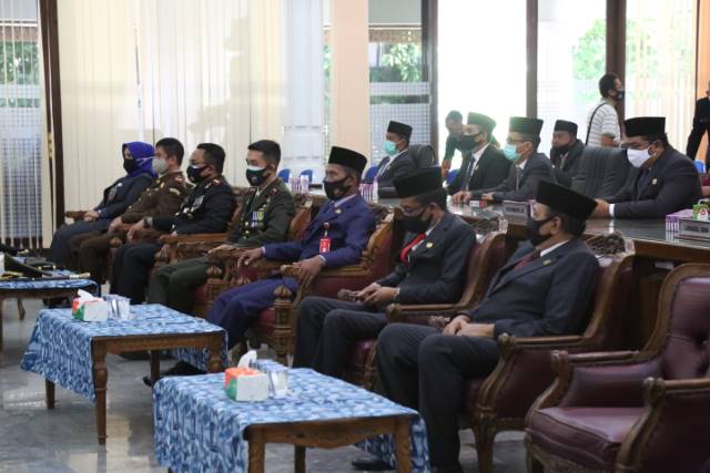 PIDATO: Bupati Tala Sukamta bersama Forkopimda Kabupaten Tala menyaksikan pidato kenegaraan Presiden RI Joko Widodo.