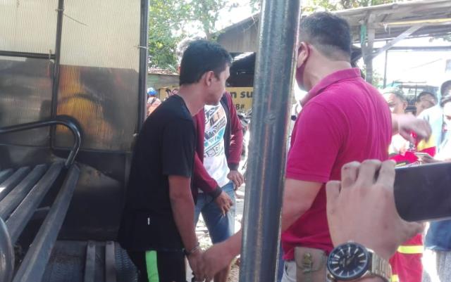 Arif (25) diamankan setelah ngamuk saat mabuk di Jalan Pramuka.