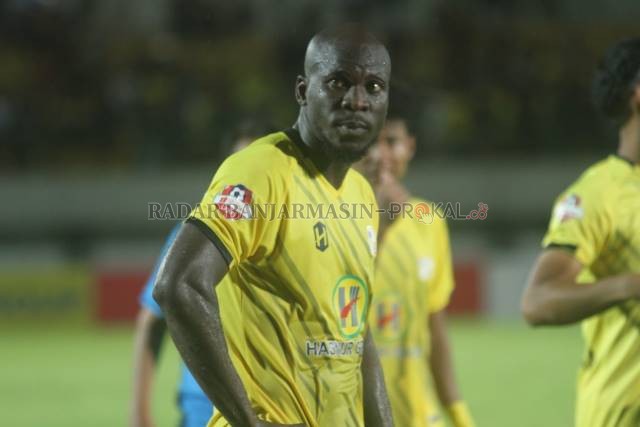 TUNGGU KEPUTUSAN: Pemain naturalisasi Ok John mengaku masih menunggu kepastian dari agen apakah bisa kembali memperkuat Barito Putera dalam lanjutan Liga 1 musim ini.