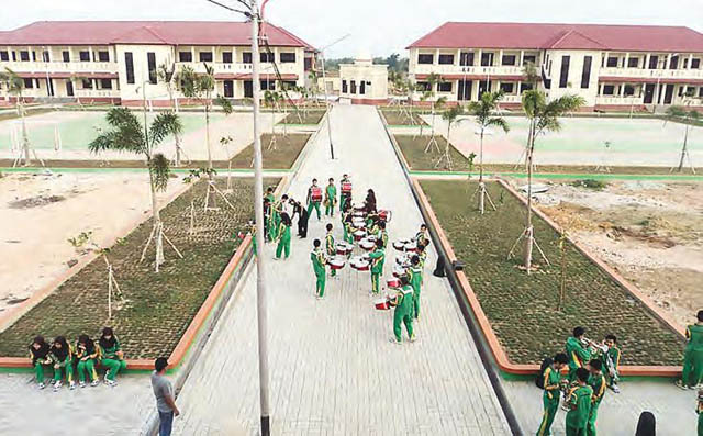 FAVORIT: SMA Banua di Gambut Kabupaten Banjar, salah satu sekolah yang dibiayai APBD Kalsel. Pemerintah Provinsi Kalsel tahun depan berencana menambah sekolah baru di Banua. |  Foto: Wierfy.blogspot.com