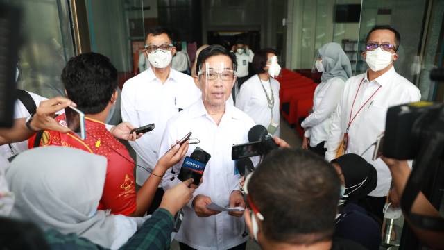 WAWANCARA: Direktur Utama PLN, Zulkifli Zaini saat diwawancarai awak media. Aset negara bernilai lebih dari Rp960 miliar rupiah berhasil diamankan PLN dan KPK serta ATR/BPN terhitung sejak awal tahun 2020. | FOTO: PLN FOR RADAR BANJARMASIN