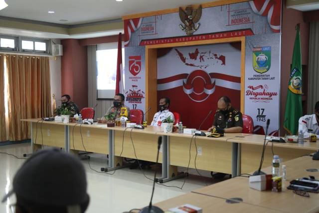 RAKORNAS: Bupati Tala Sukamta menghadiri Rakornas bersama Forkopimda.