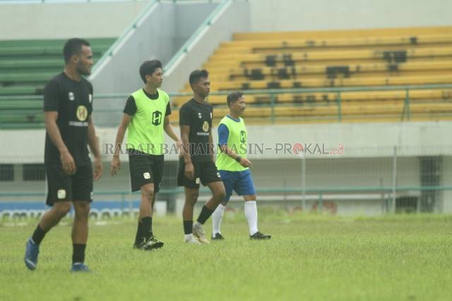 KESEMPATAN: Kapten Barito Putera Rizky Pora yakin sederet pemain muda Barito Putera mampu menunjukkan kemampuan terbaik dalam lanjutan Liga 1 mulai Oktober mendatang.