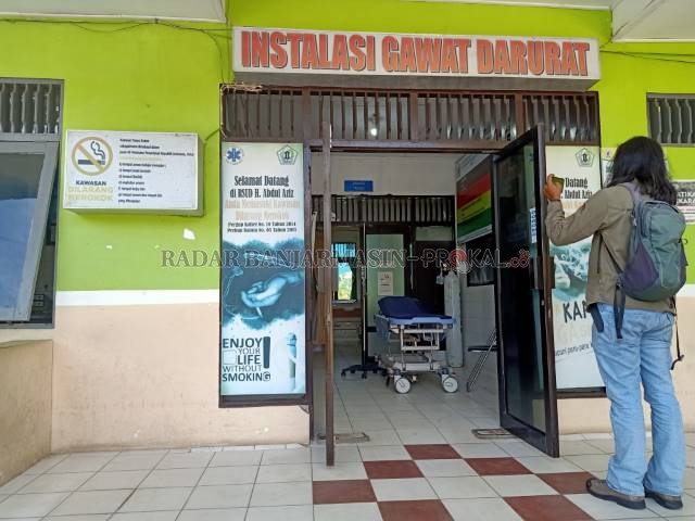 DIBUKA KEMBALI: IGD RSUD Abdul Aziz Marabahan kembali beroperasi setelah dilakukan sterilisasi dan tracking kasus. | Foto: AHMAD MUBARAK/RADAR BANJARMASIN