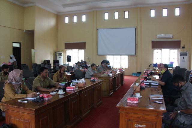 RAKOR: DPRD Balangam bersama eksekutif melaksanakan rapat untuk Propemperda tahun 2021. | FOTO HUMAS FOR RADAR BANJARMASIN