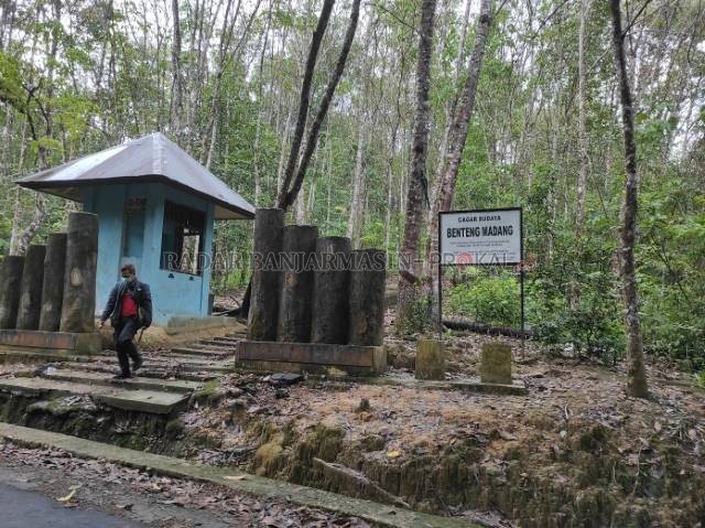TERANCAM: Cagar Budaya Benteng Madang di Desa Madang, Kecamatan Padang Batung, Kabupaten HSS terancam tergusur karena ada peti di kawasan tersebut. | FOTO: SALAHUDIN/RADAR BANJARMASIN