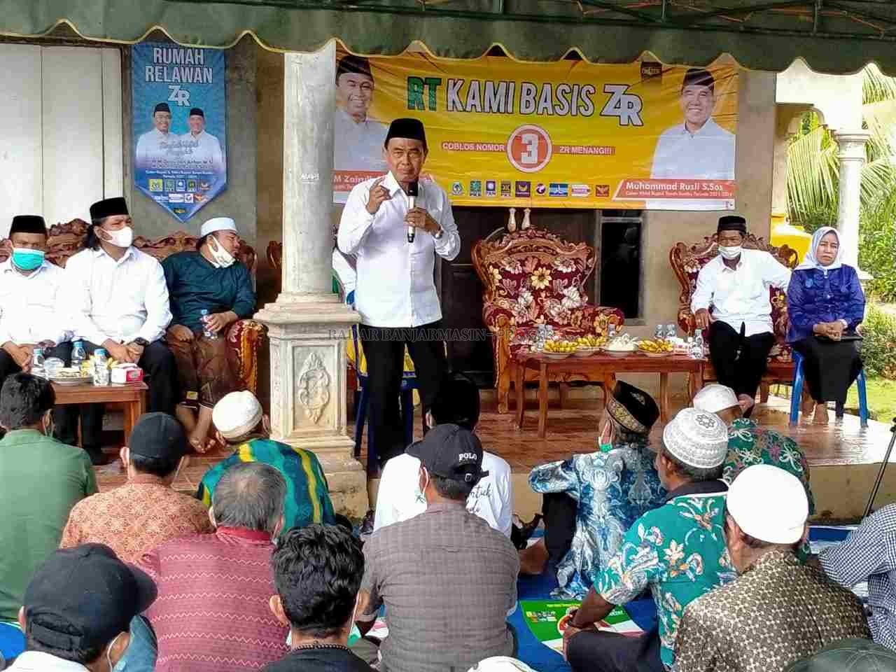 ZAIRULLAH : Calon Bupati Tanbu H M Zairullah Azhar melakukan kampanye di sejumlah desa di Kecamatan Satui. | Foto: istimewa for Radar Banjarmasin.
