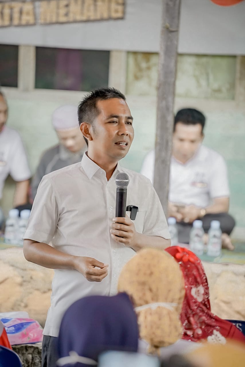 BERJANJI : Syafruddin H Maming yang merupakan kakak kandung dari Mardani H Maming berjanji akan mengembalikan program berobat gratis yang pernah dijalankan adiknya dulu waktu menjabat sebagai bupati.