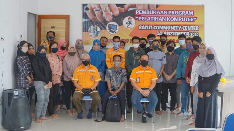 PELATIHAN KOMPUTER: Satui Community Center (SCC) melaksanakan kegiatan pelatihan komputer bagi masyarakat.