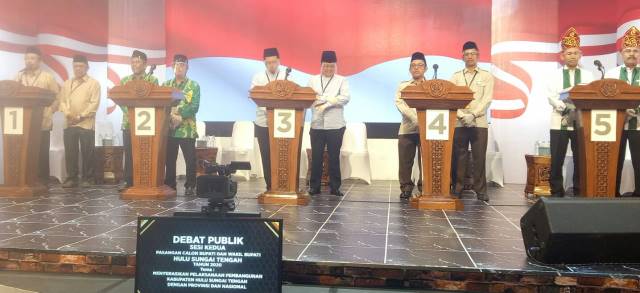 Debat putaran kedua untuk pasangan calon bupati dan wakil bupati yang digelar studio TVRI Kalsel, Rabu (11/11) kemarin.