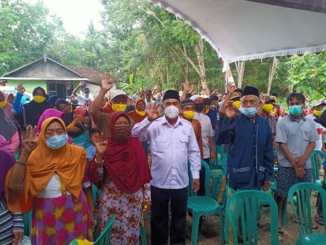 DEKLARASI: Ciutkan musuh, warga Kusan Hulu deklarasi kemenangan ZR.