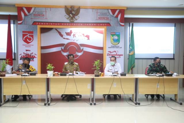 HADIR: Bupati Tala Sukamta menghadiri rapat bersama BPKP secara virtual.