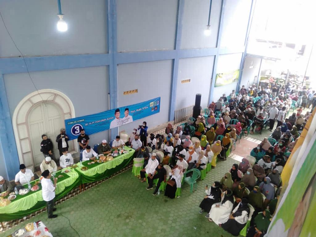 BERJANJI : Cabup Tanbu H M Zairullah Azhar berjanji akan menyejahterakan tenaga honorer dan PTT yang membantu awal jalannya pemerintahan di Kabupaten Tanbu. (Foto istimewa for radar banjarmasin).